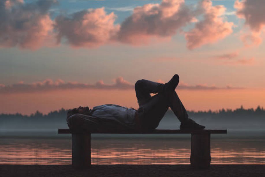 Friends, I am here once again with my Original Pen. Please enjoy my new Shayri (Poetry) titled as “सोया ही रहने दो (Let Him Remain Asleep)”.